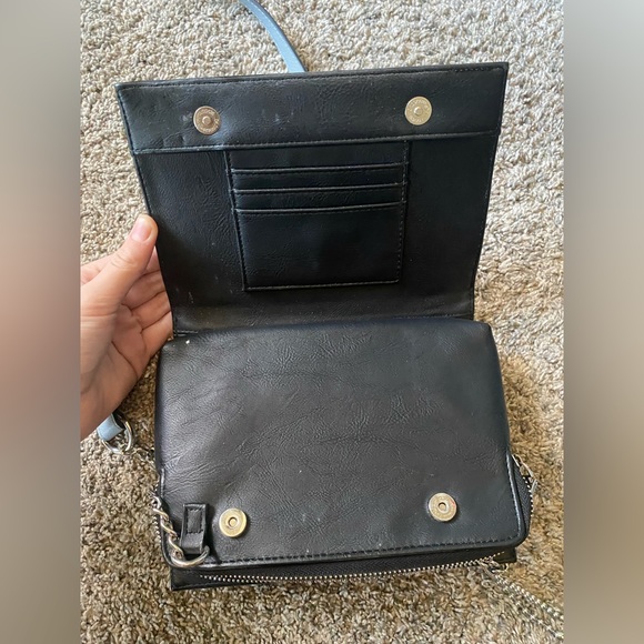 Steve Madden magnetic cross body bag - Picture 7 of 7